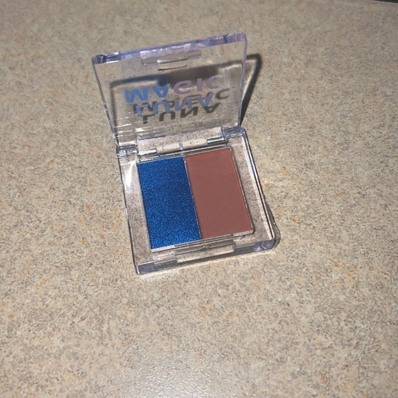 5/$25 Luna Magic Eyeshadow Duo  Friend & Monaco NEW - Picture 1 of 3